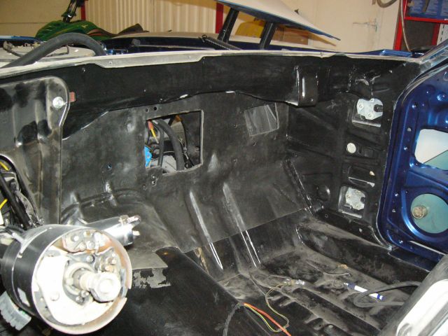 Bitumin asennusta apukuskin puolelle