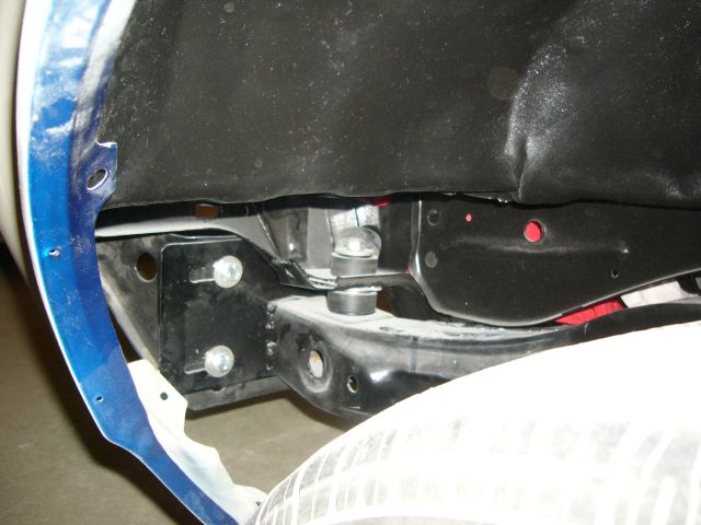 Etulokarin sis�kiinnityst�