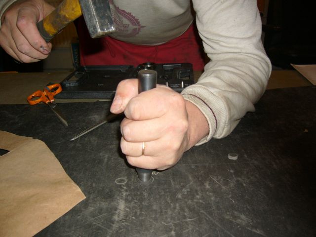 Oikean puolen etujalkatilan bitumin reiityst�