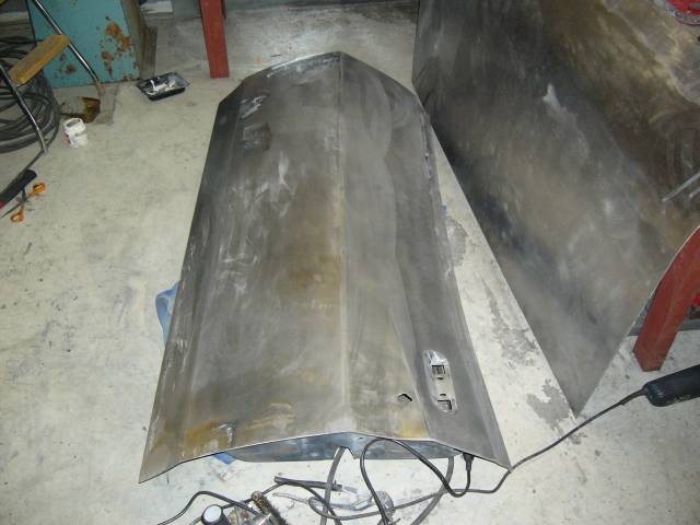 Ovet ja takapelti valmiina maalaukseen