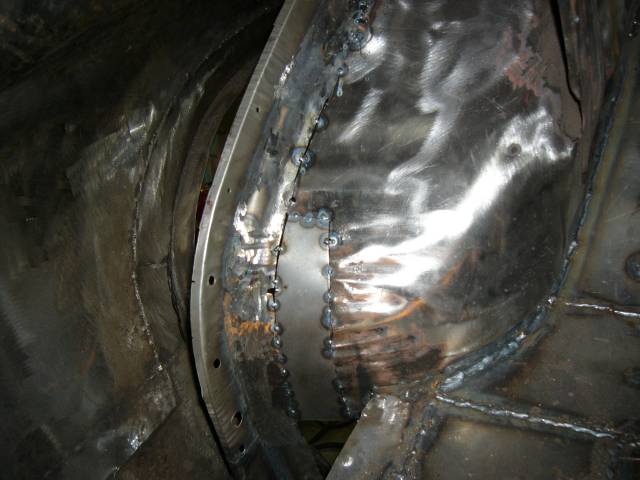 Vasemman sis�lokarin takaharja korjattu